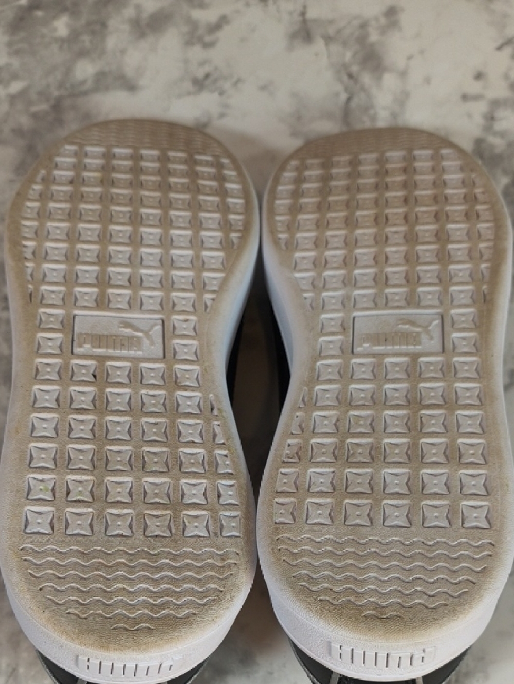 Puma Women's Vikky V2 Low Top Black/Silver Sneakers Size 8.5 - Picture 7 of 9